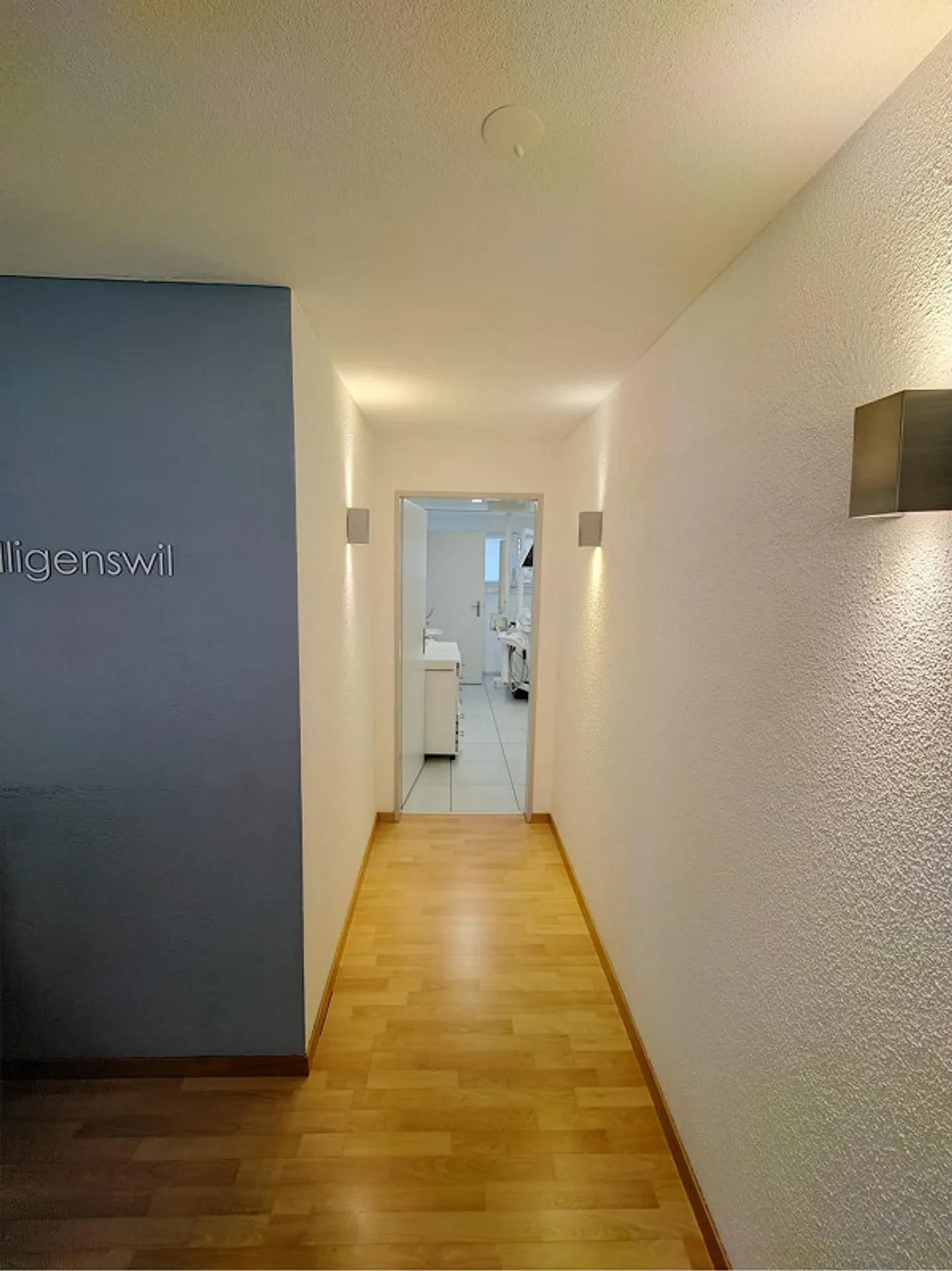 Zahnarztpraxis in Adligenswil - Foto 2 von 7