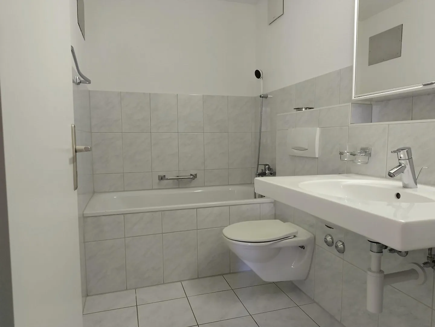 Appartamento moderno ristrutturato in posizione centrale - Foto 9 di 10