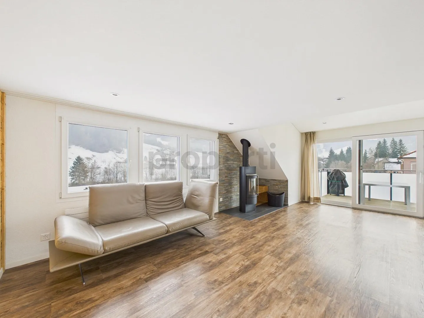 Charmante Wohnung mit Balkon - Foto 1 von 11