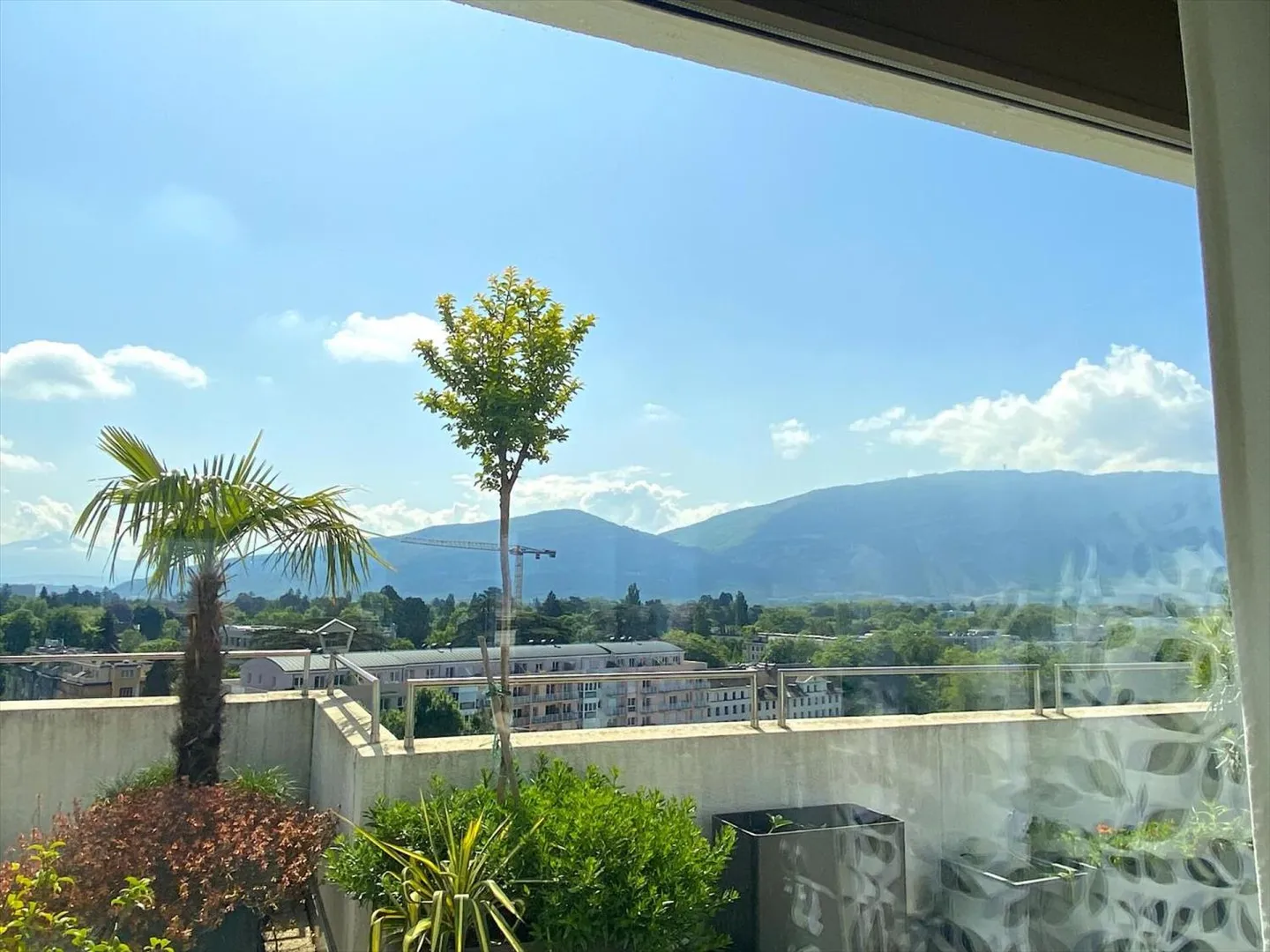 8-room penthouse in Geneva - Photo 1 of 12