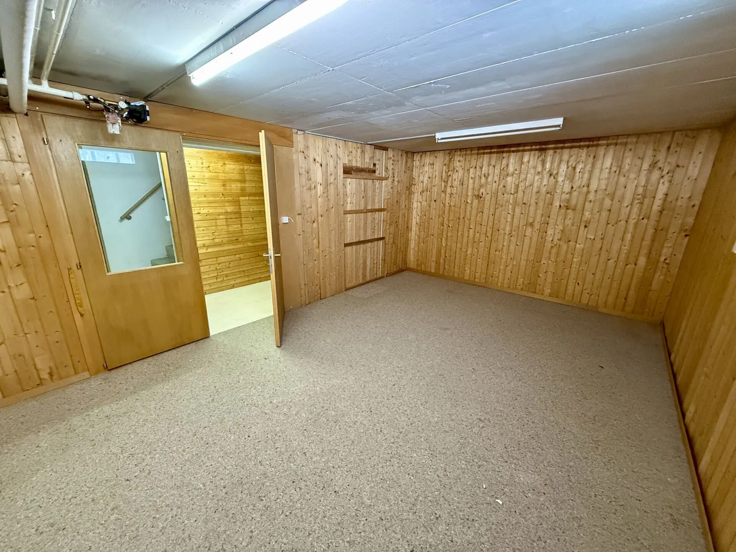 Family-Friendly Row House - Photo 11 of 16