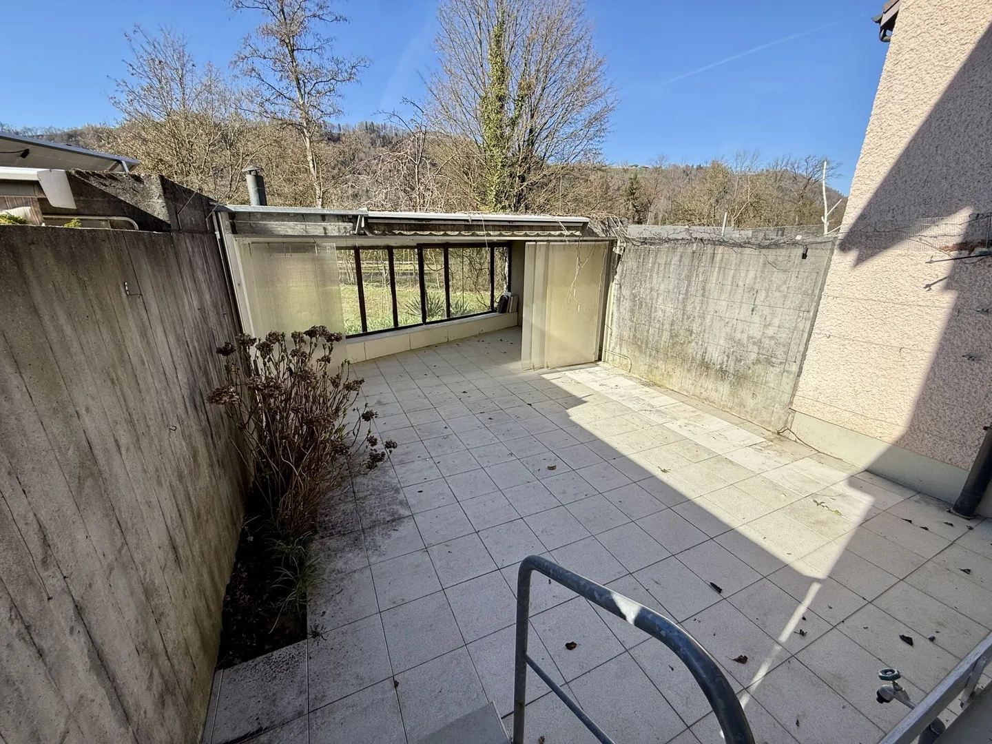 Family-Friendly Row House - Photo 12 of 16