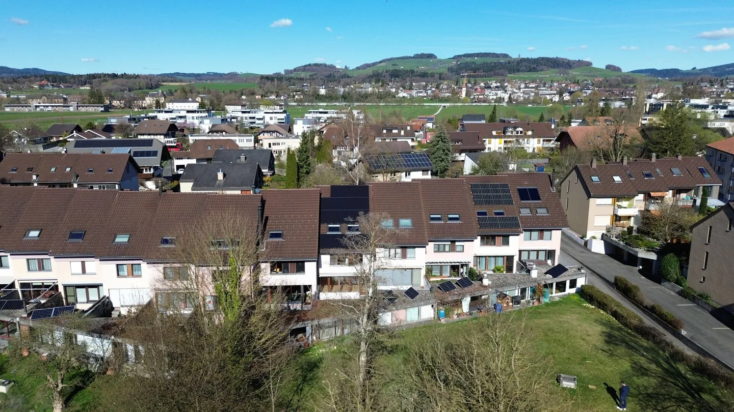 Family-Friendly Row House - Photo 14 of 16