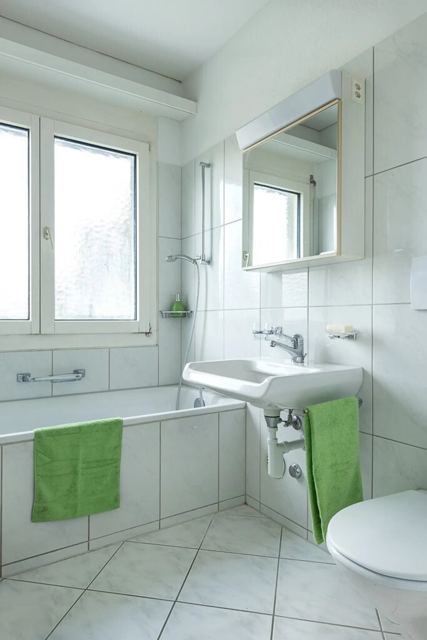 Dachwohnung sucht neue Bewohner - Foto 7 von 8