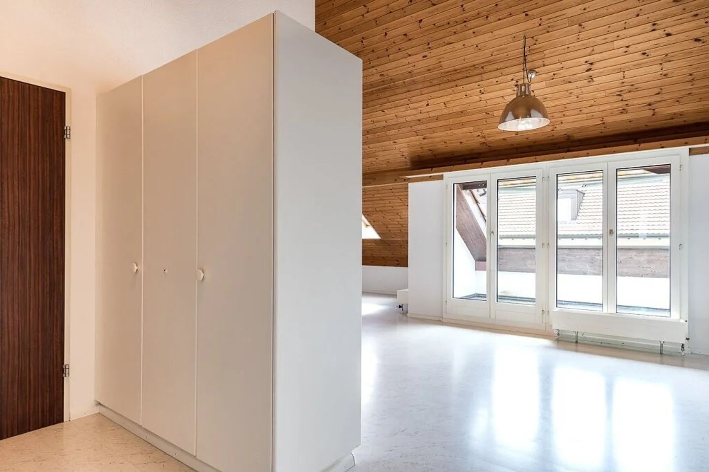 Dachwohnung sucht neue Bewohner - Foto 8 von 8