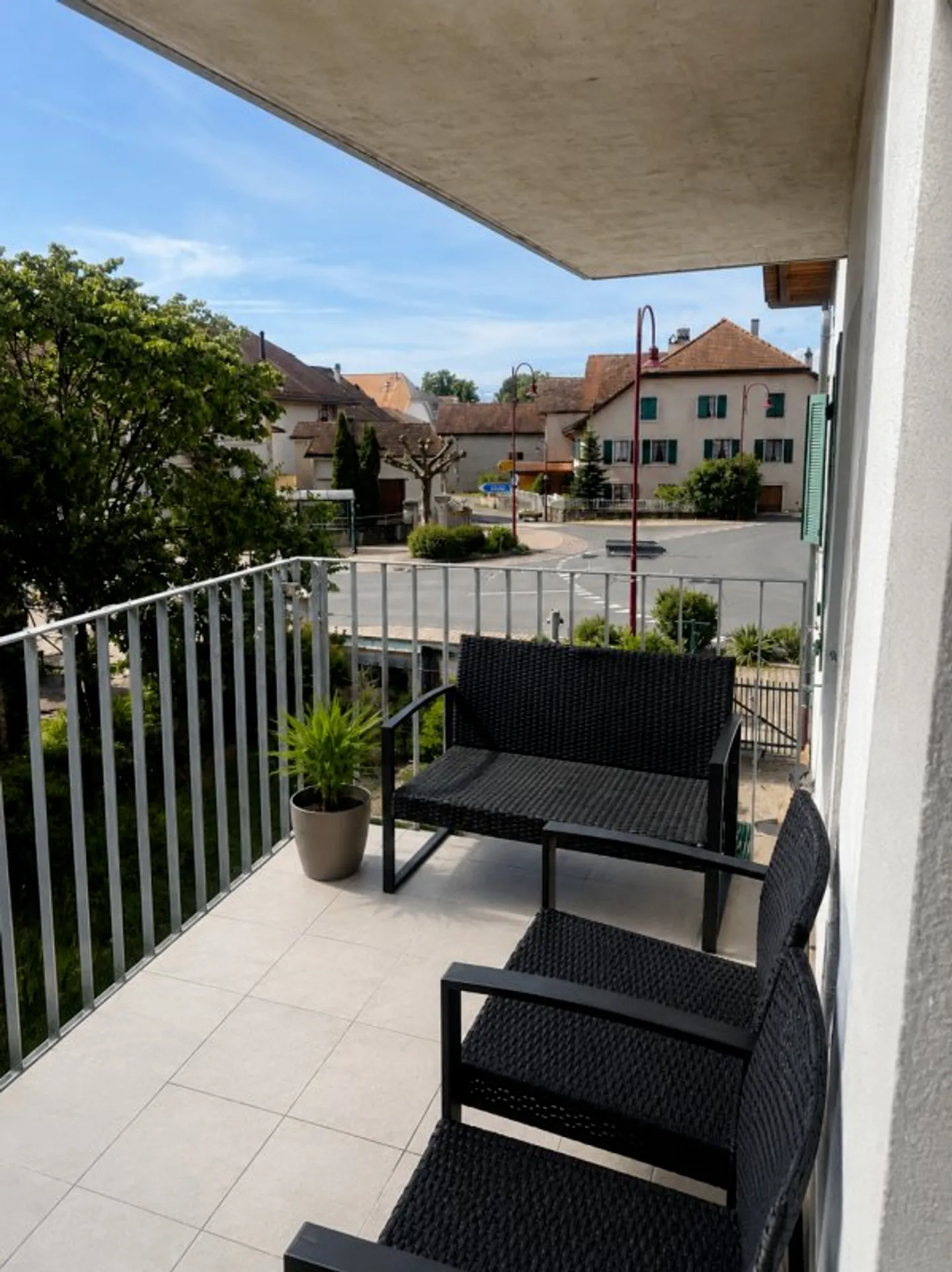Charming Top-Floor Maisonette - Photo 2 of 21