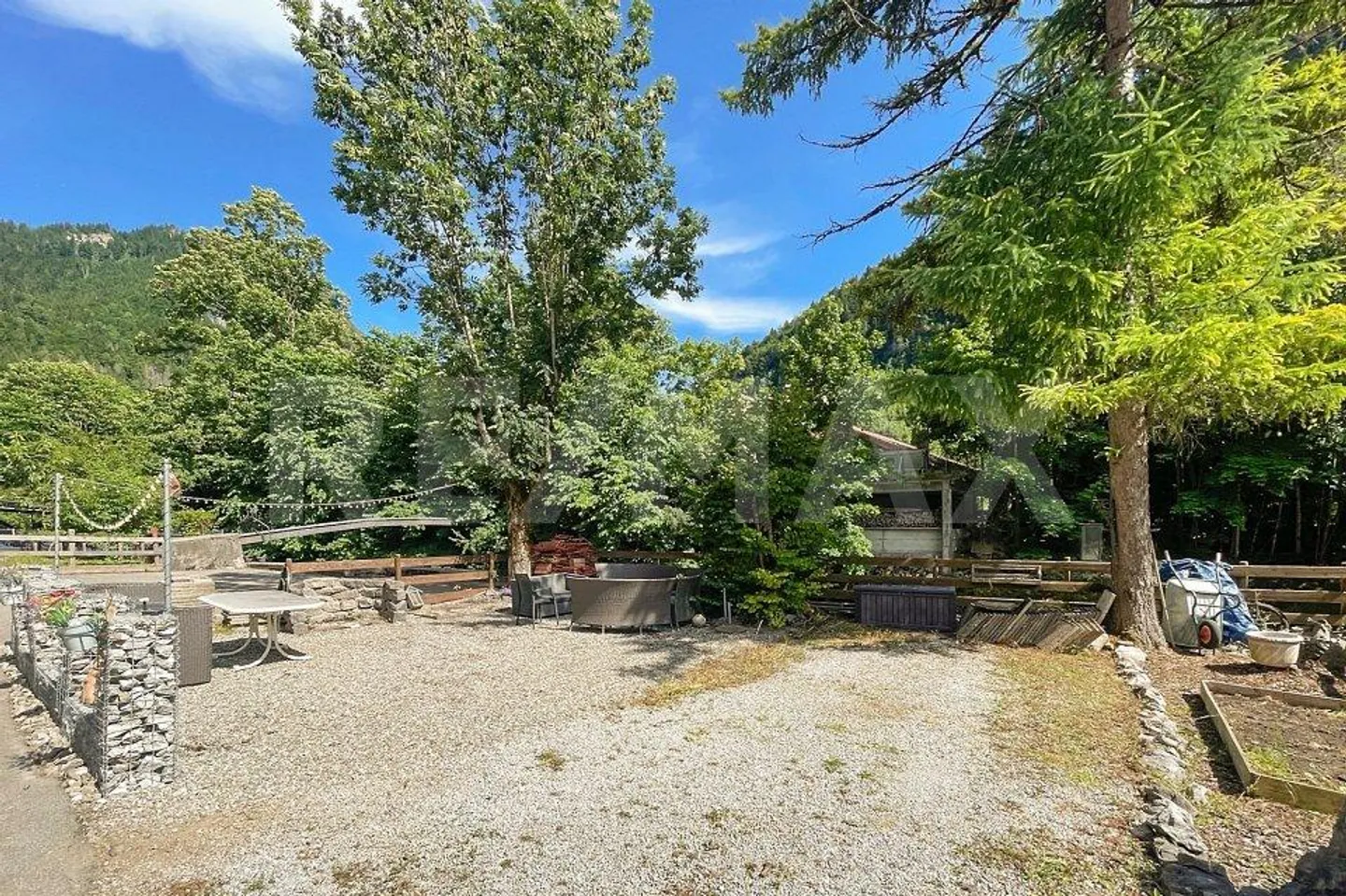 Haus mit zwei Wohnungen - Foto 8 von 10