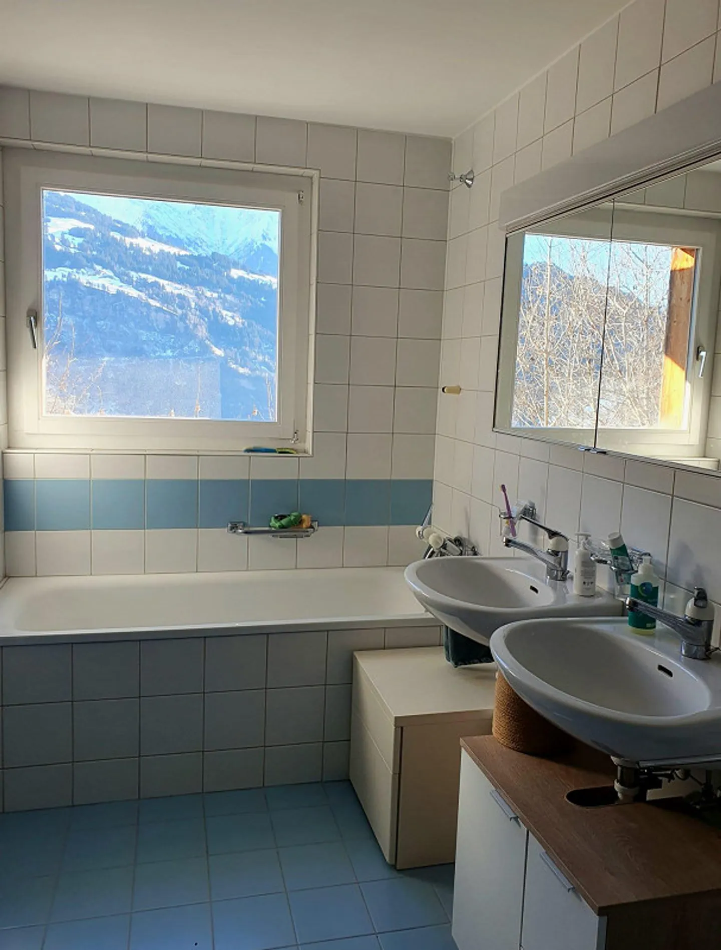 Moderno appartamento di 3,5 stanze con vista FANTASTICA - Foto 5 di 12