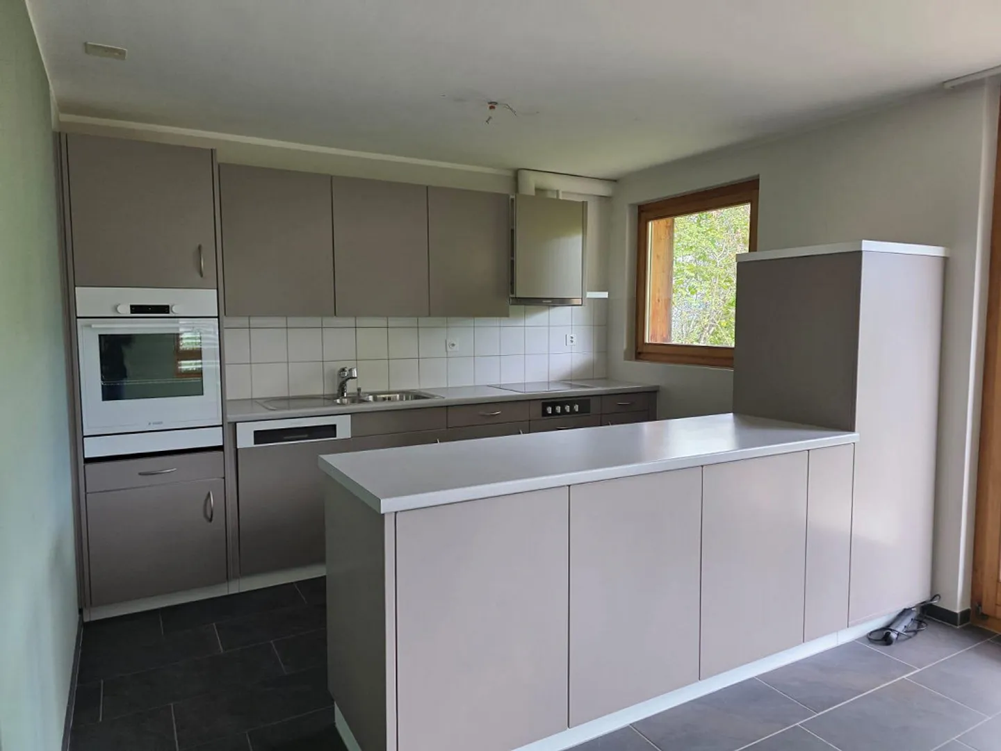 Moderno appartamento di 3,5 stanze con vista FANTASTICA - Foto 3 di 12