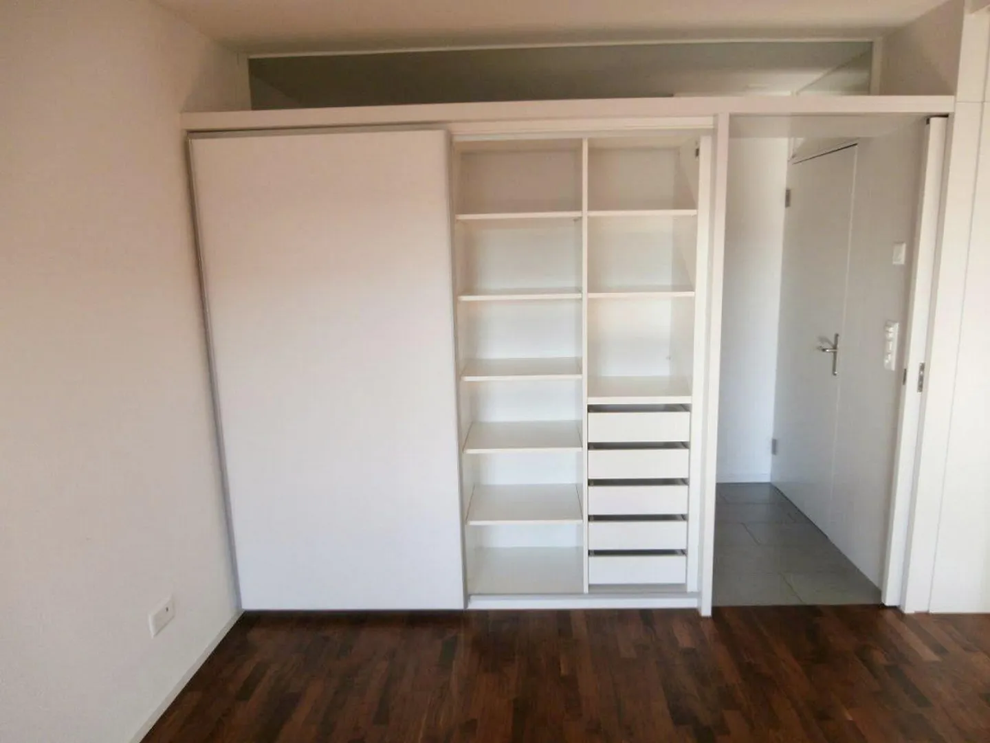 Appartamento 2,5 locali con terrazza solare di 25 m2 e lavatrice/asciugatrice - Foto 5 di 5
