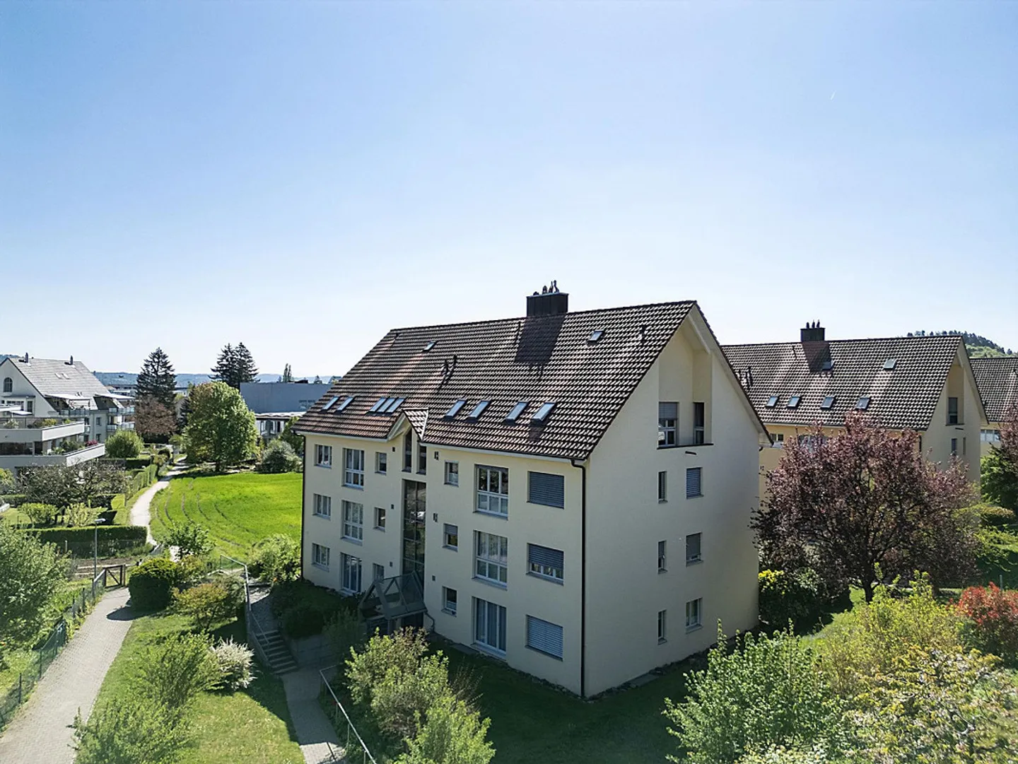 Appartamento luminoso di 4,5 stanze con balcone sud in una zona residenziale popolare - Foto 13 di 15