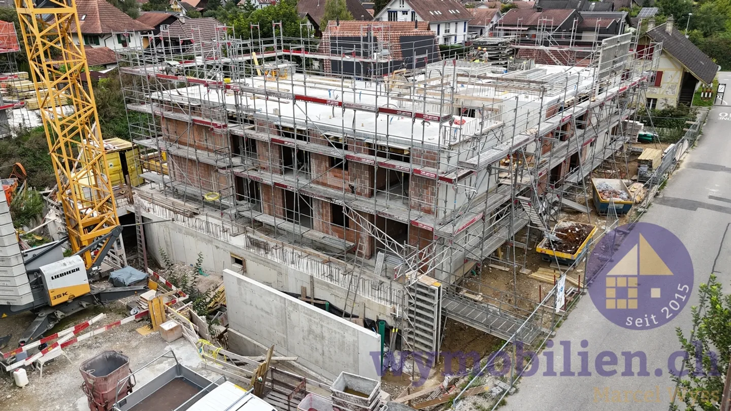4.5 Zimmer, Suite mit Bad, bezugsbereit Sommer 2026! - Foto 4 di 12