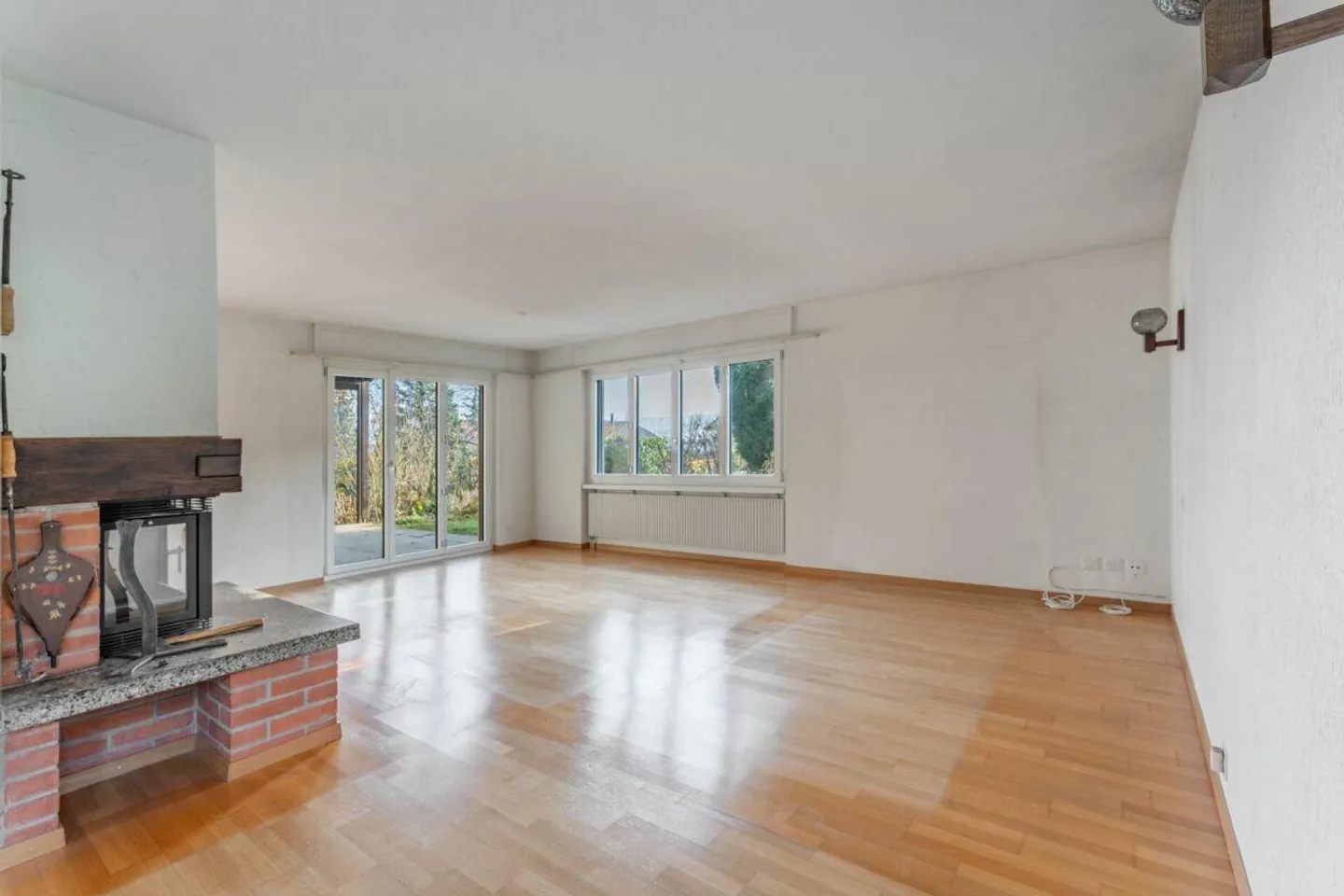 Es schmucks 5.5-Zimmer-Eifamiliehuus mit viel Potenzial - Foto 6 von 12