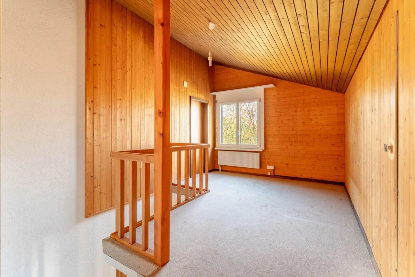 Es schmucks 5.5-Zimmer-Eifamiliehuus mit viel Potenzial - Foto 9 von 12