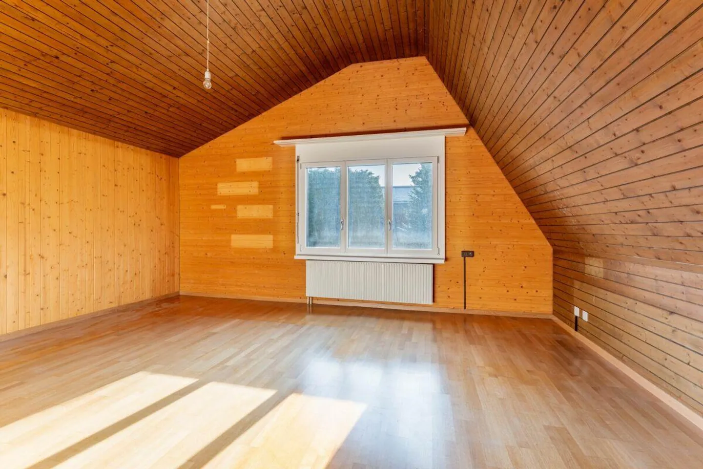 Es schmucks 5.5-Zimmer-Eifamiliehuus mit viel Potenzial - Foto 10 von 12