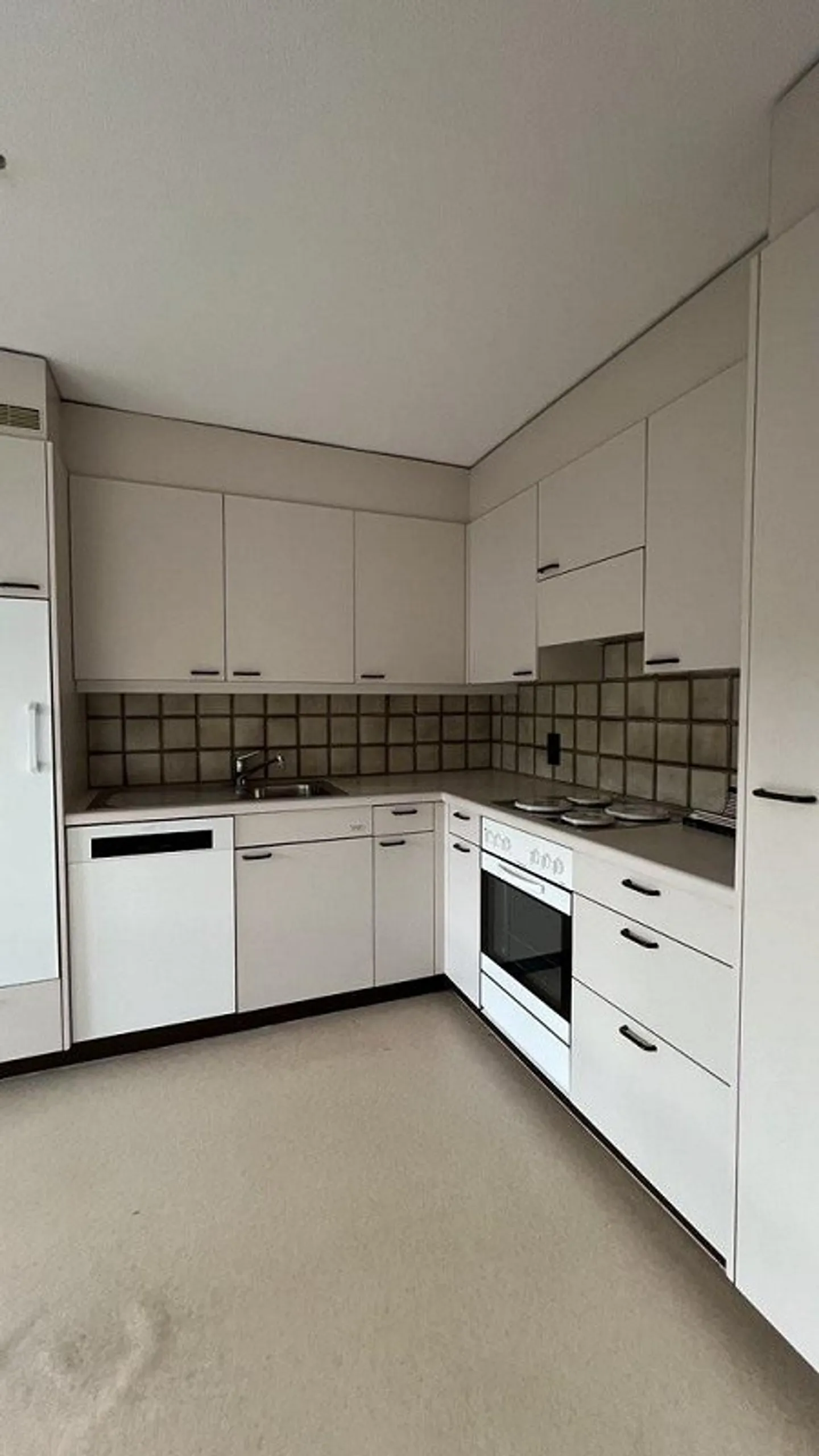 Appartamento con balcone cerca nuovo inquilino. - Foto 4 di 8