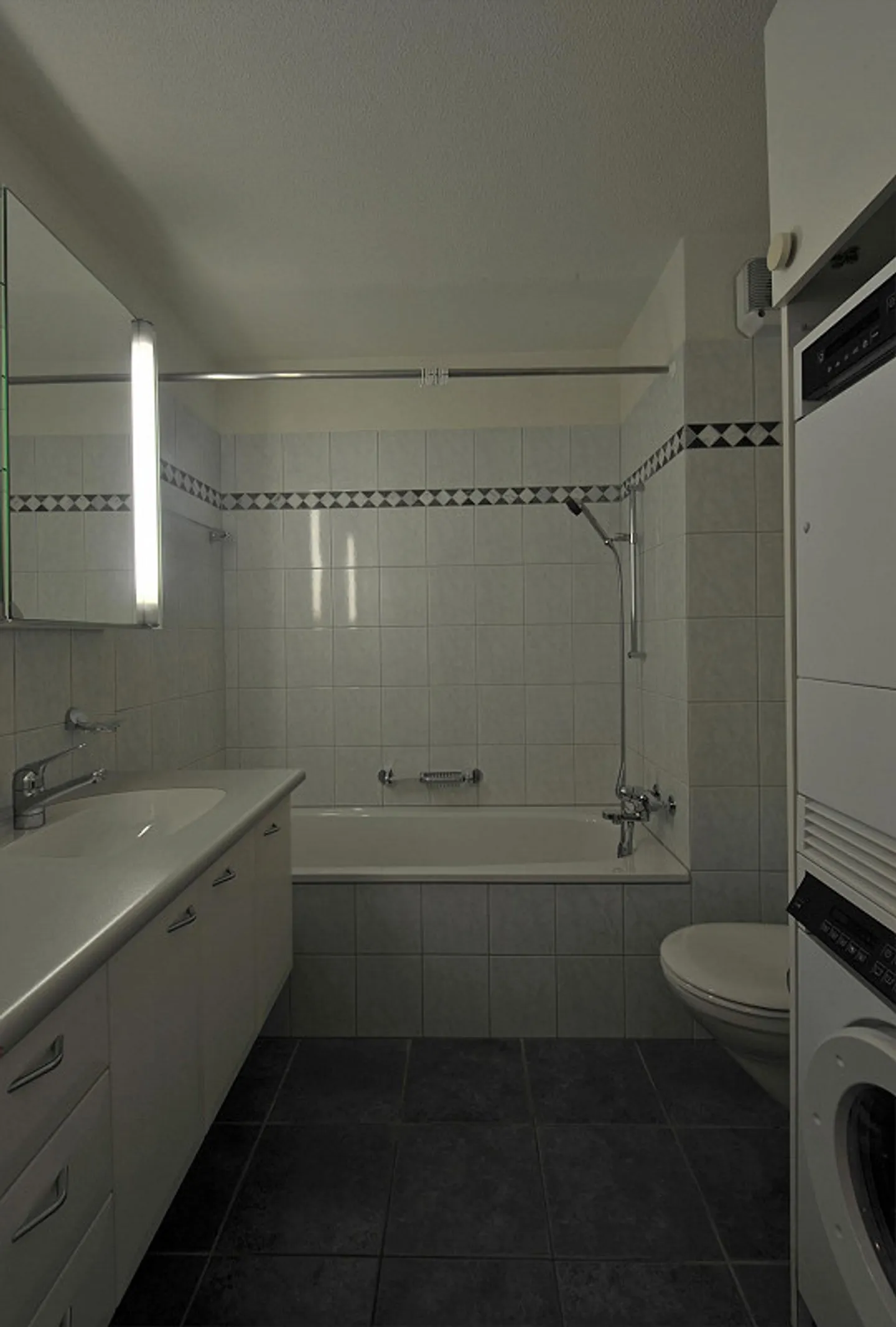 Appartement spacieux et lumineux avec charme... - Photo 4 sur 7