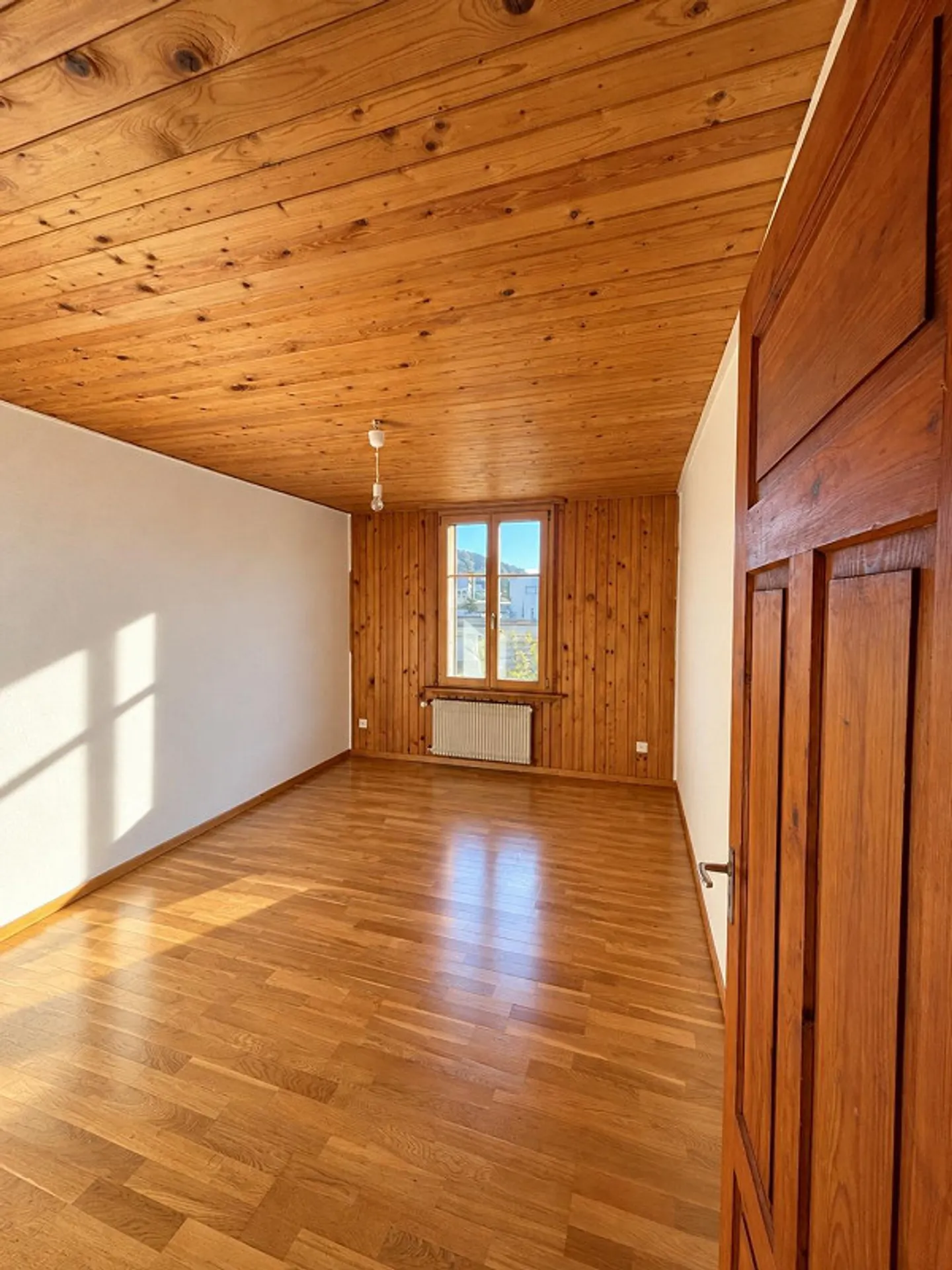 Charming 3-room apartment with large balcony in a quiet location - Photo 3 of 8