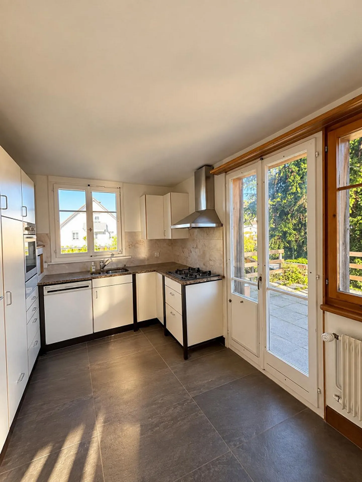 Charming 3-room apartment with large balcony in a quiet location - Photo 6 of 8