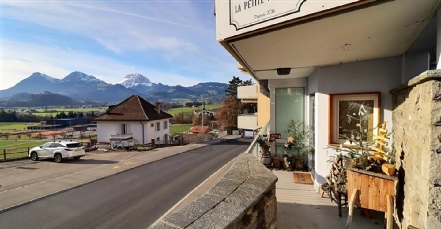 Espace Commercial avec Vue Imprenable - Photo 1 sur 5