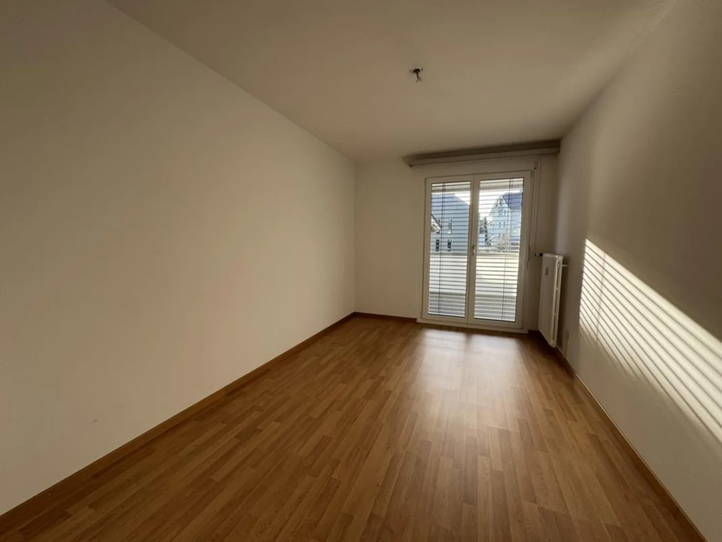 Appartement dans un emplacement central avec un grand balcon - Photo 7 sur 10