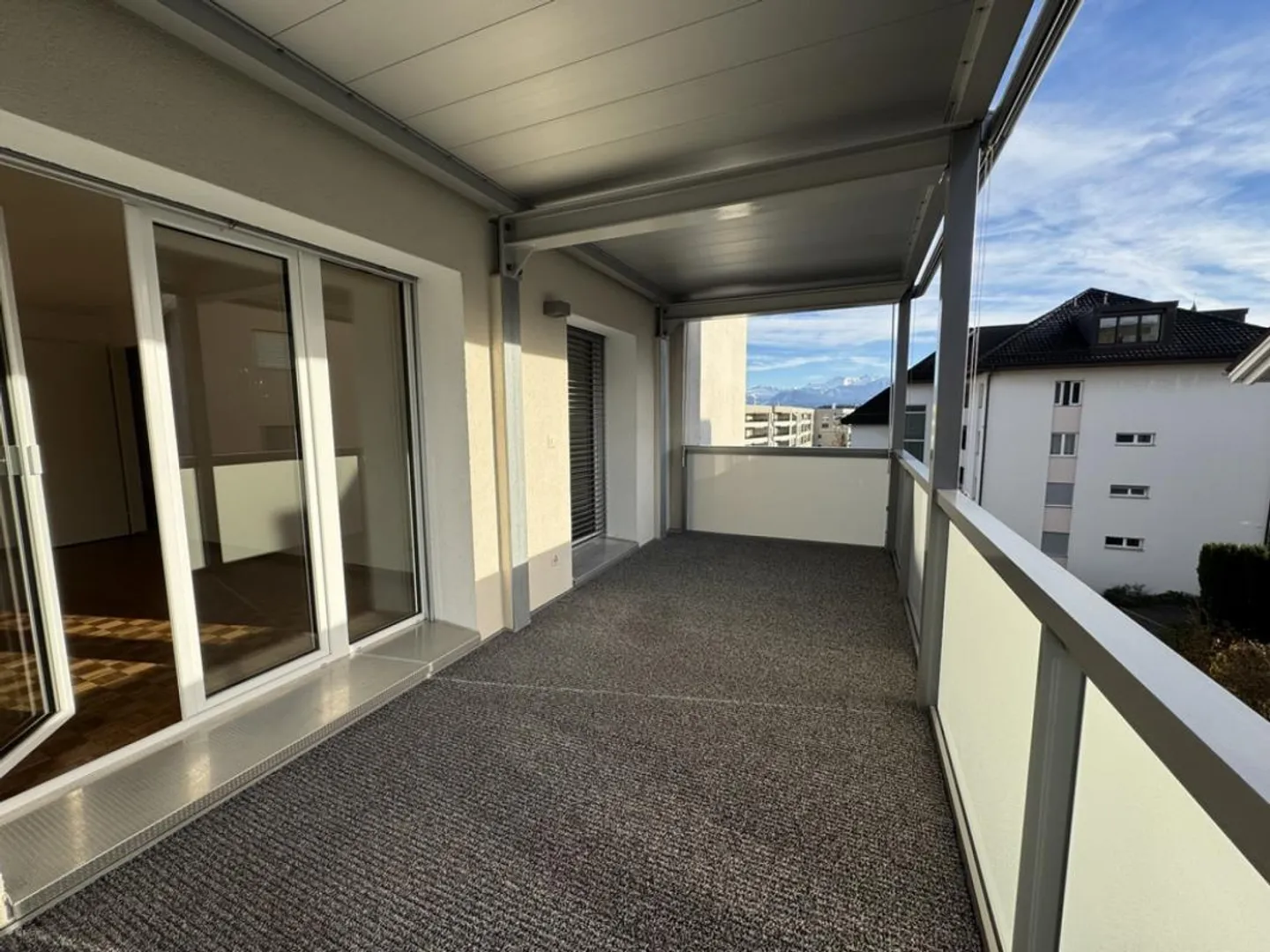 Appartement dans un emplacement central avec un grand balcon - Photo 10 sur 10
