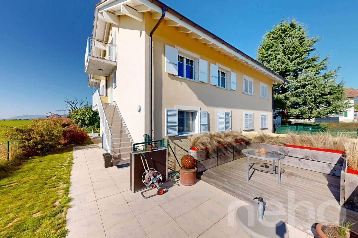 Duplex familiare attico con vista aperta e spazi esterni - Foto 1 di 13