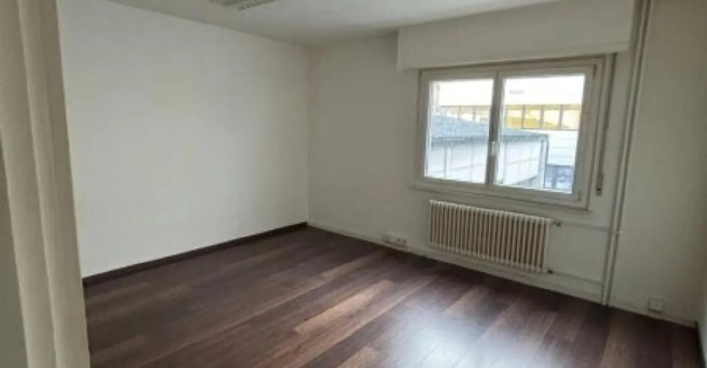 Spazio commerciale/ufficio di 45 m² in affitto - 1° piano - Foto 3 di 3