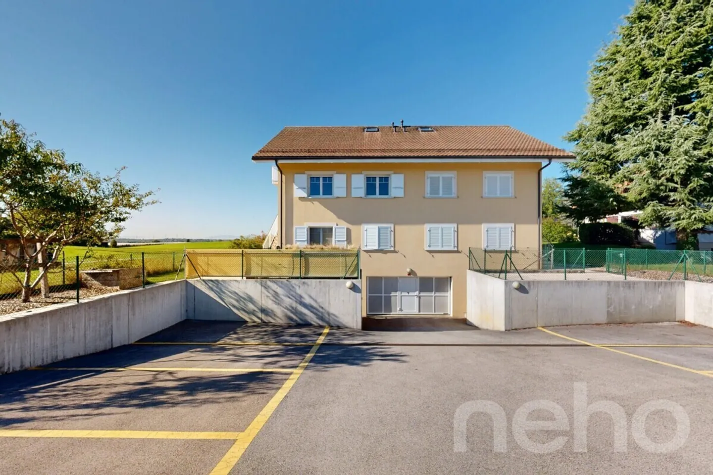 Duplex familiare attico con vista aperta e spazi esterni - Foto 2 di 13