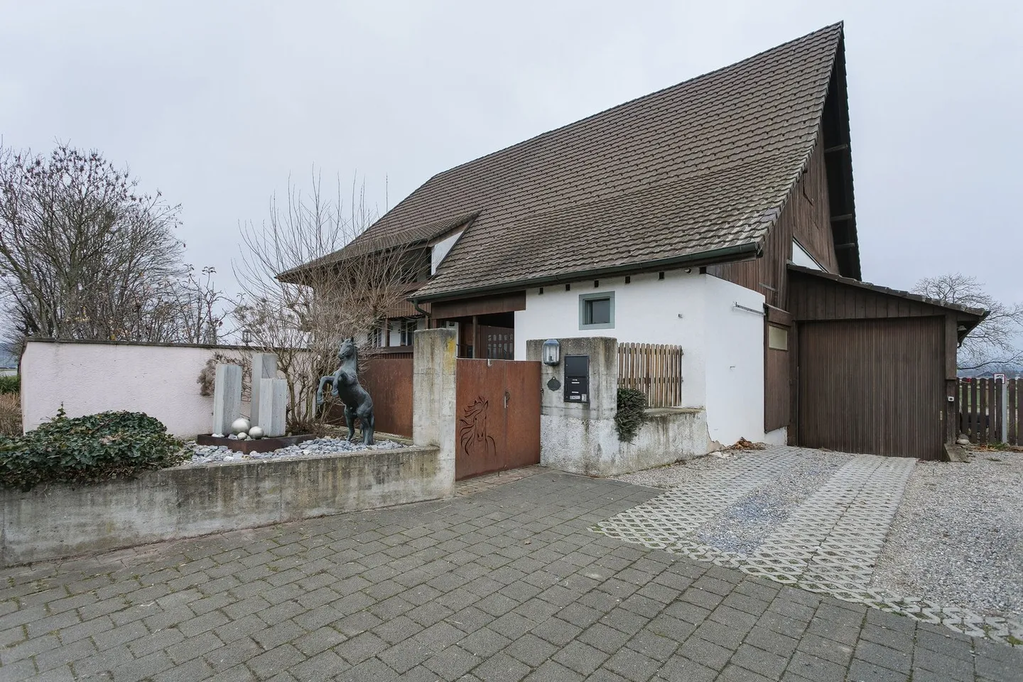 RIDUZIONE DEL PREZZO - Proprietà equestre compatta con un'alta qualità di vita per te e i tuoi cavalli - Foto 2 di 11