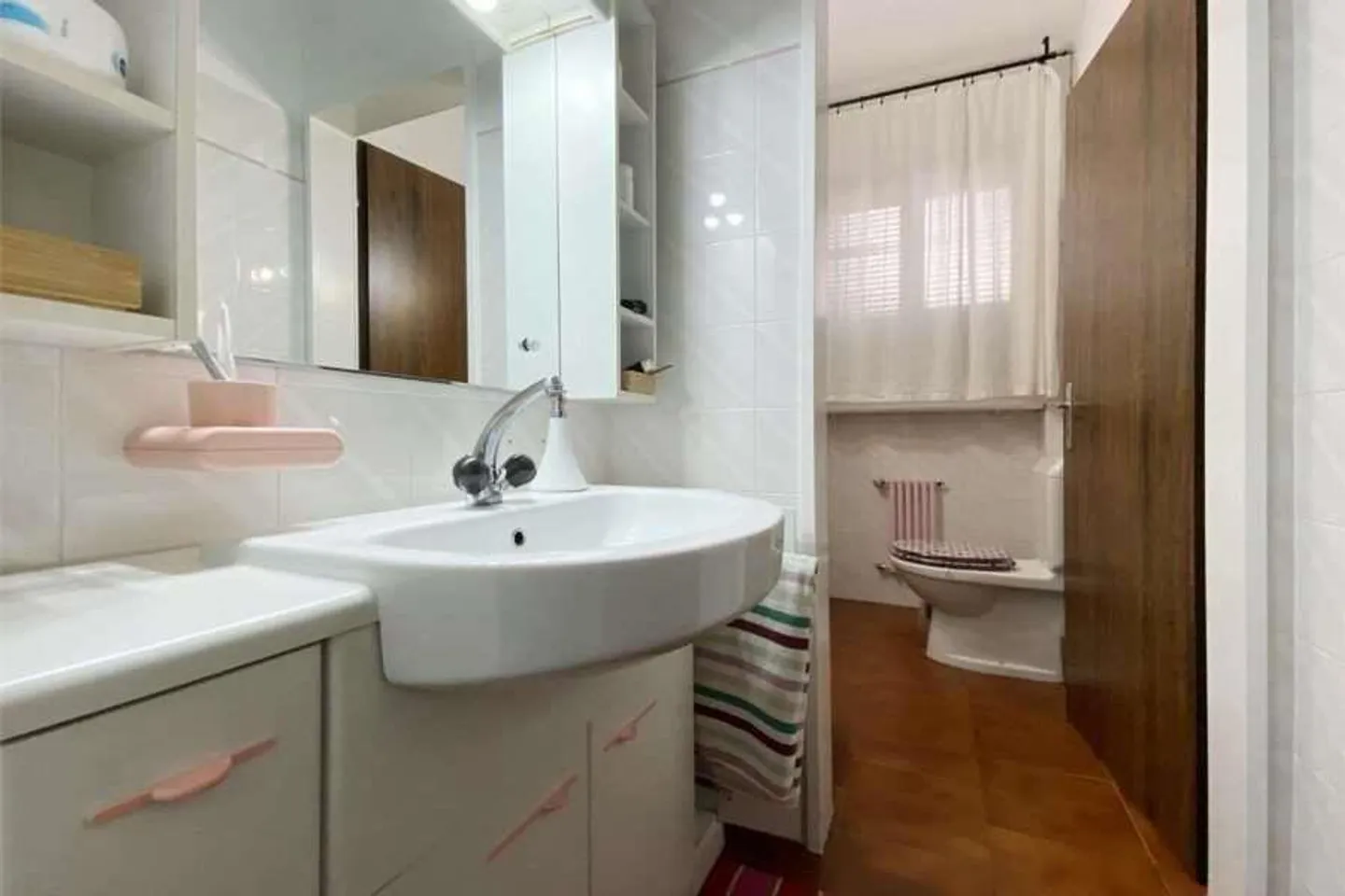 2397_Coldrerio, casa unifamiliare con piscina - Foto 9 di 12