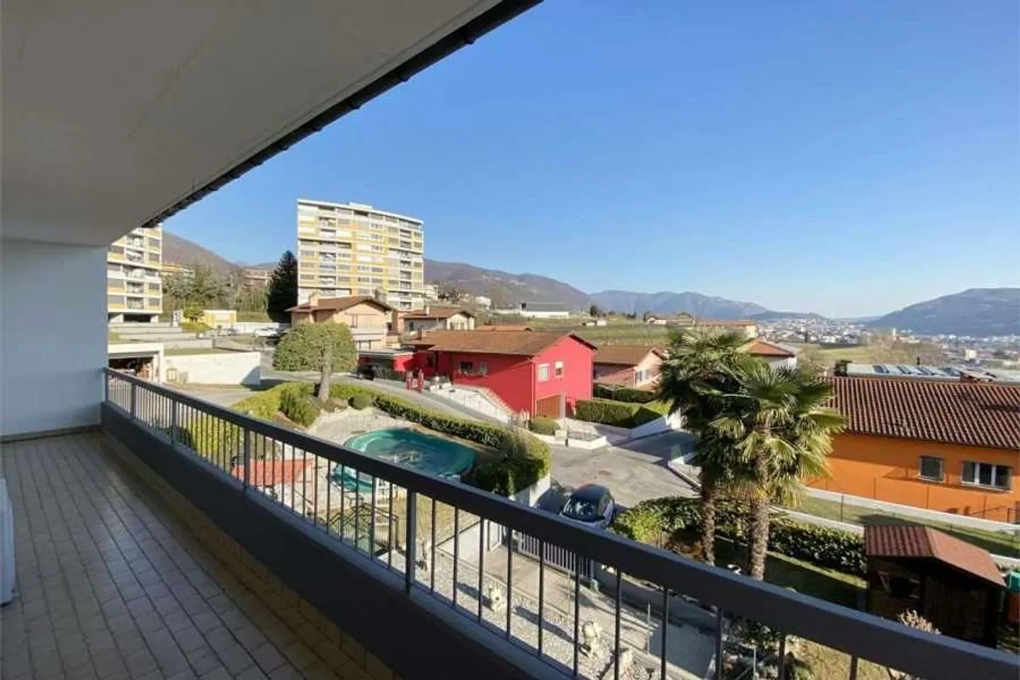 2397_Coldrerio, casa unifamiliare con piscina - Foto 3 di 12