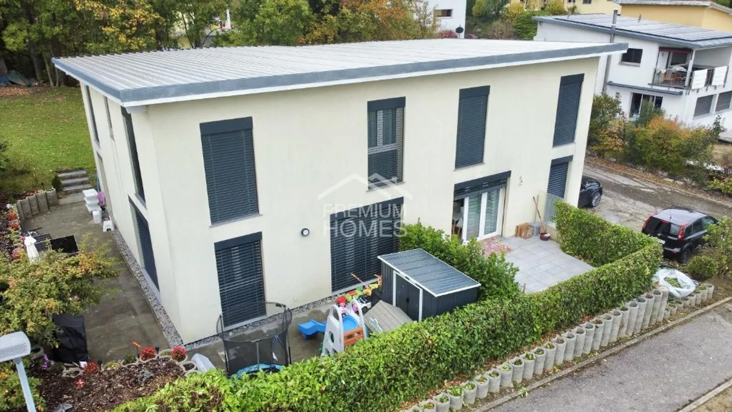 Maison bifamiliale dans un quartier calme - Photo 2 sur 12