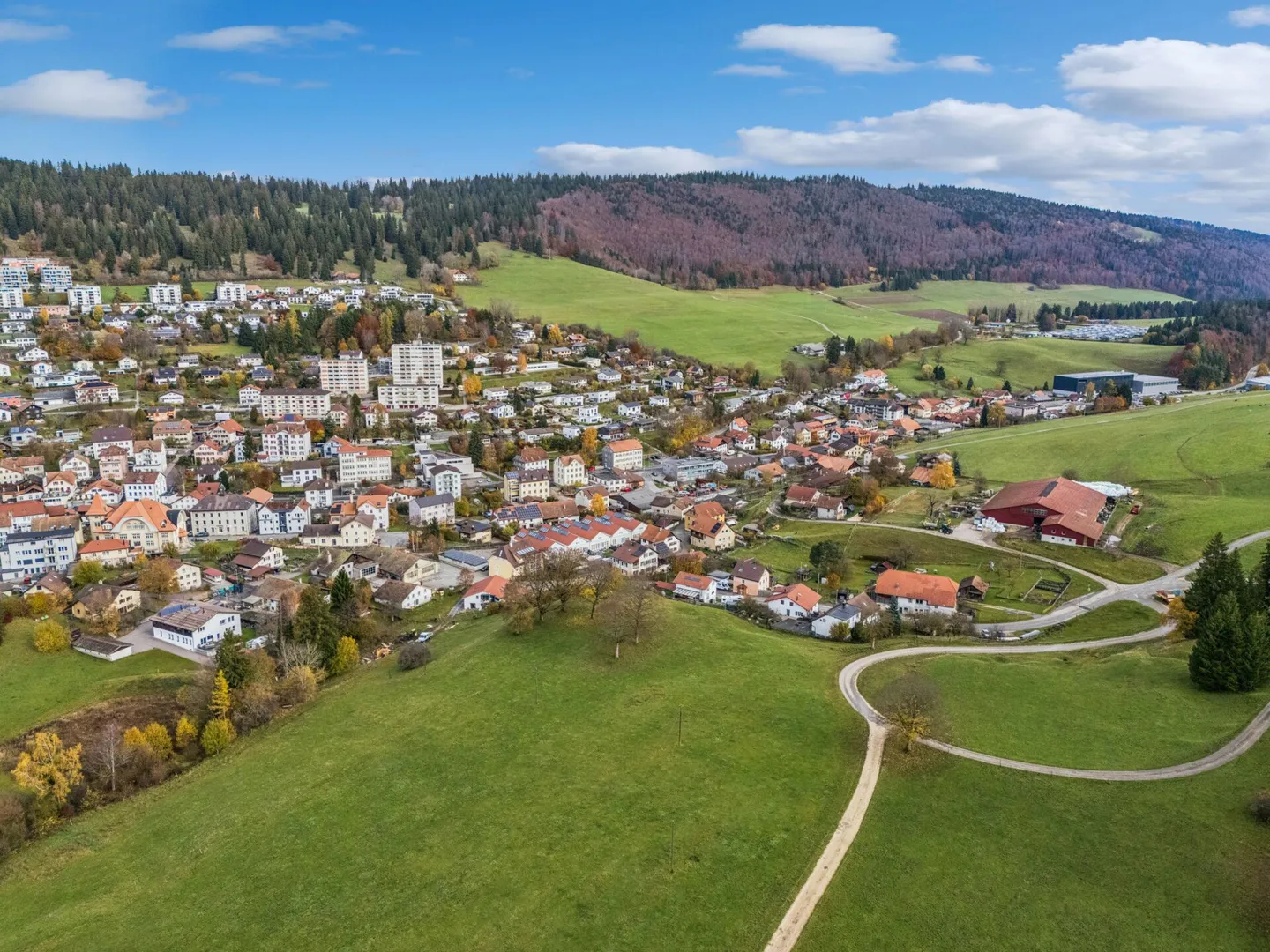 Charming semi-detached house with character - Photo 2 of 4