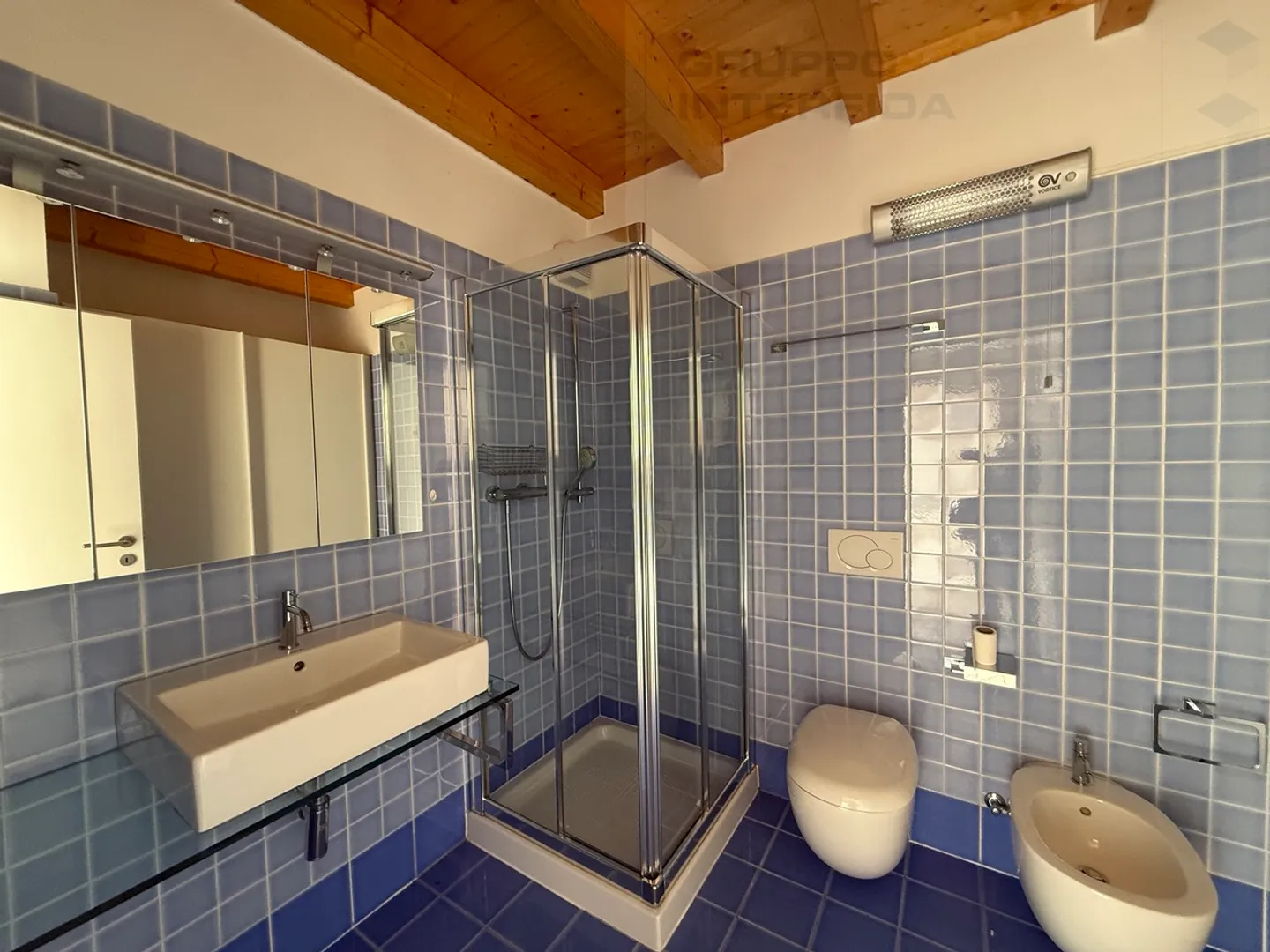 Single-family house with garden - Photo 10 of 12