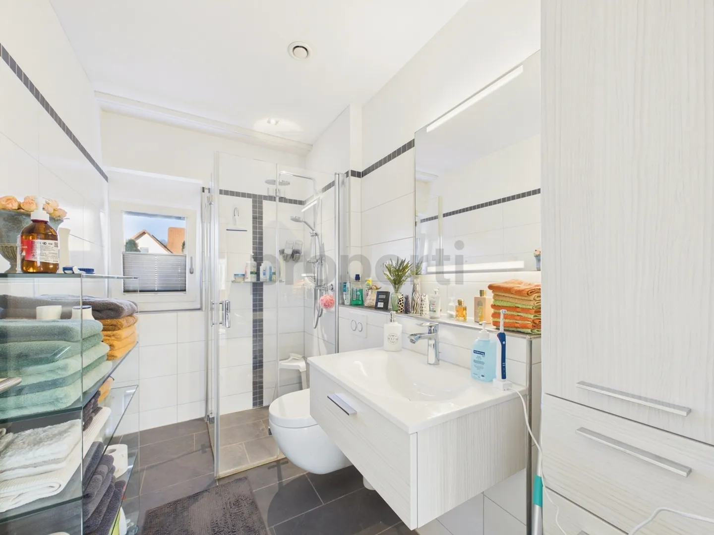 Modern 4.5-room apartment with balcony, Dachsen - Photo 9 of 11