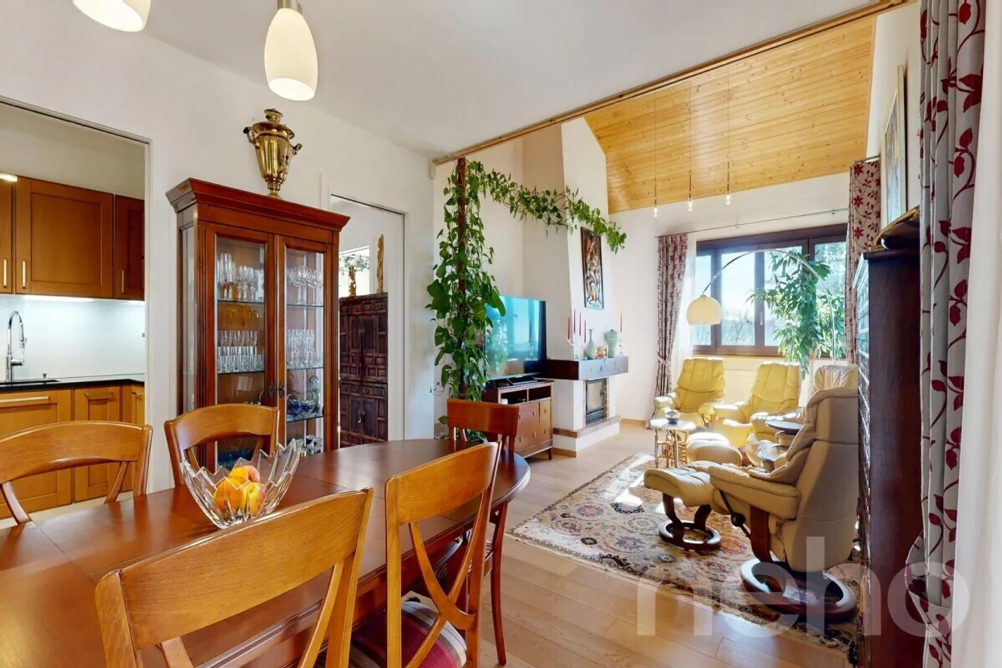 Grande casa indipendente immersa nel verde - Foto 5 di 13