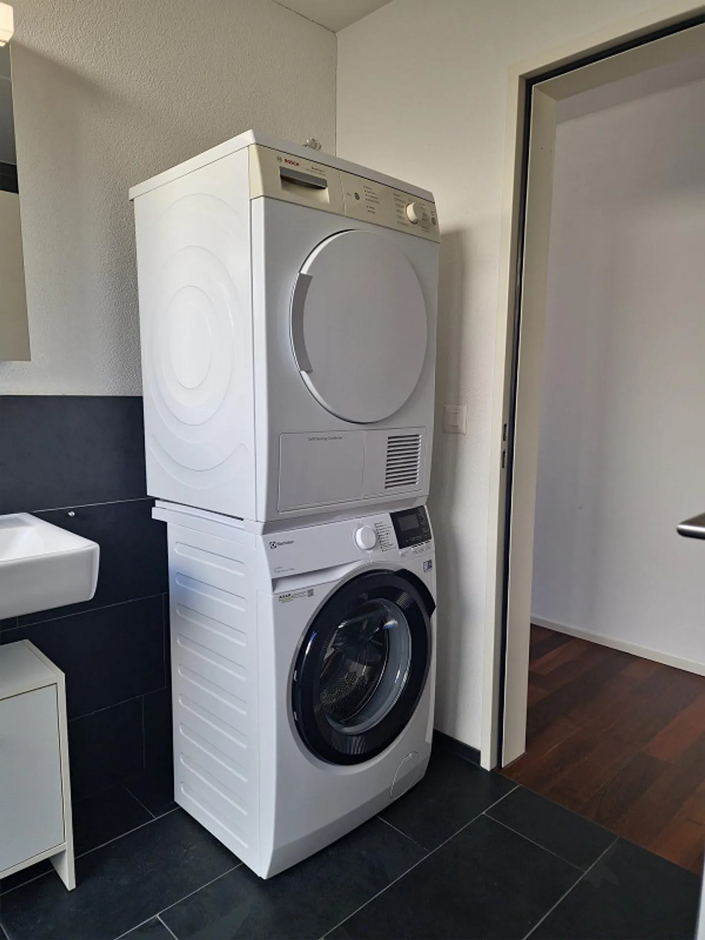 moderne 2.5 Zimmerwohnung in Marbach - Foto 7 von 8