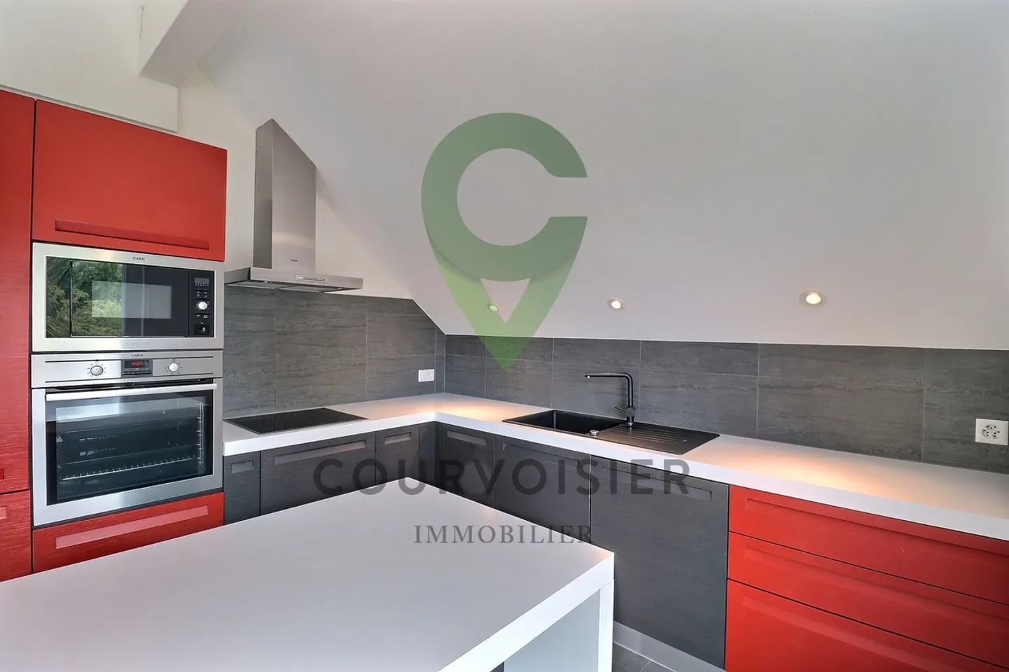 Superb 4.5-room apartment with mezzanine - Photo 2 of 8