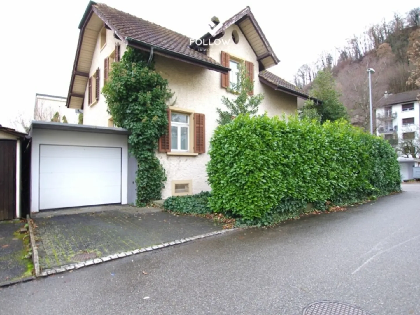 Grande propriété familiale de 6,5 pièces avec jardin et garage - Photo 1 sur 12