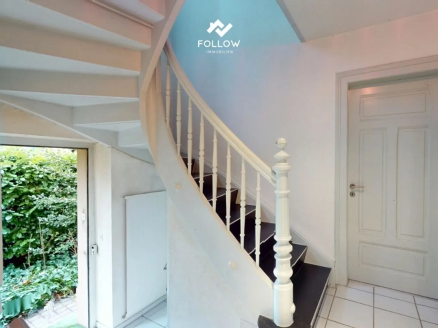 Grande propriété familiale de 6,5 pièces avec jardin et garage - Photo 2 sur 12