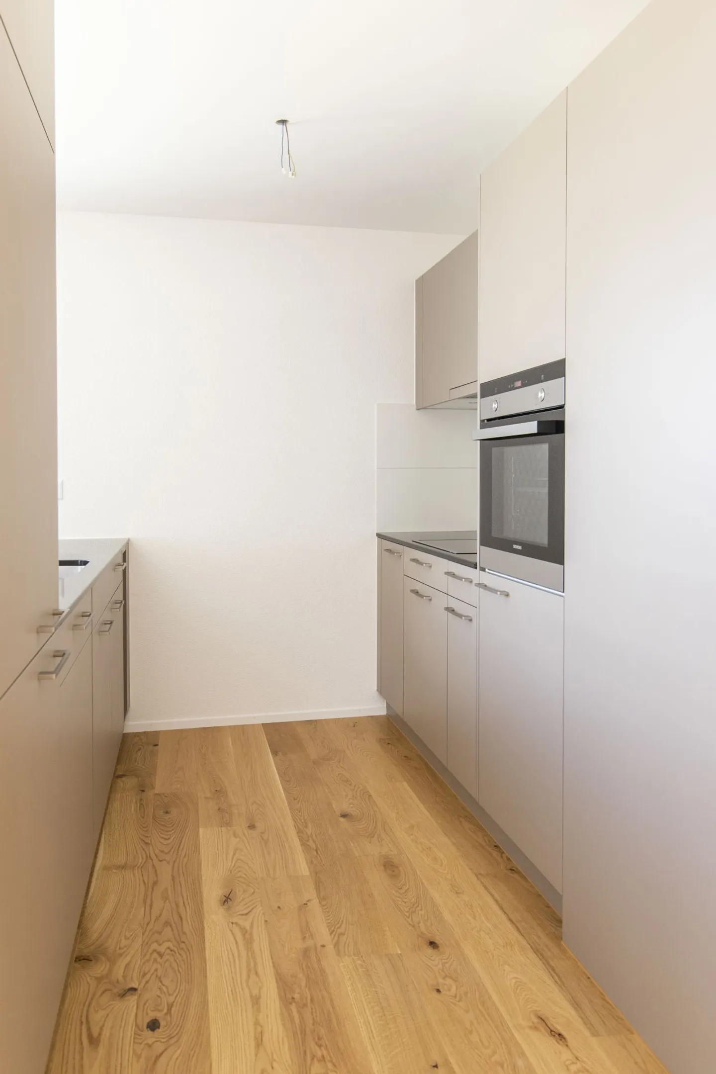 Appartement moderne de 3,5 pièces au rez-de-chaussée à louer - Photo 3 sur 5