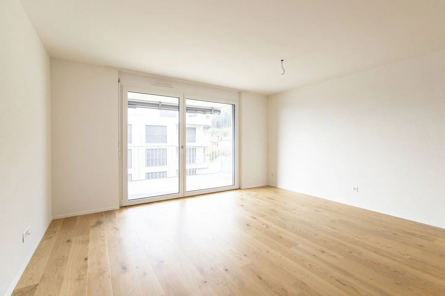 Appartement moderne de 3,5 pièces au rez-de-chaussée à louer - Photo 5 sur 5