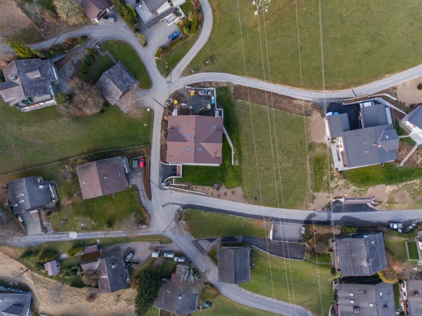 Nuovo appartamento per vacanze di 4,5 stanze tra Saanen e Gstaad - Foto 3 di 15