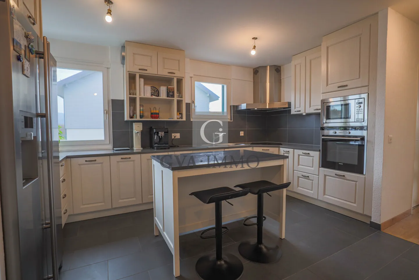 Superb triplex in the heart of the village of Meinier – Mont-Blanc View - Photo 3 of 6