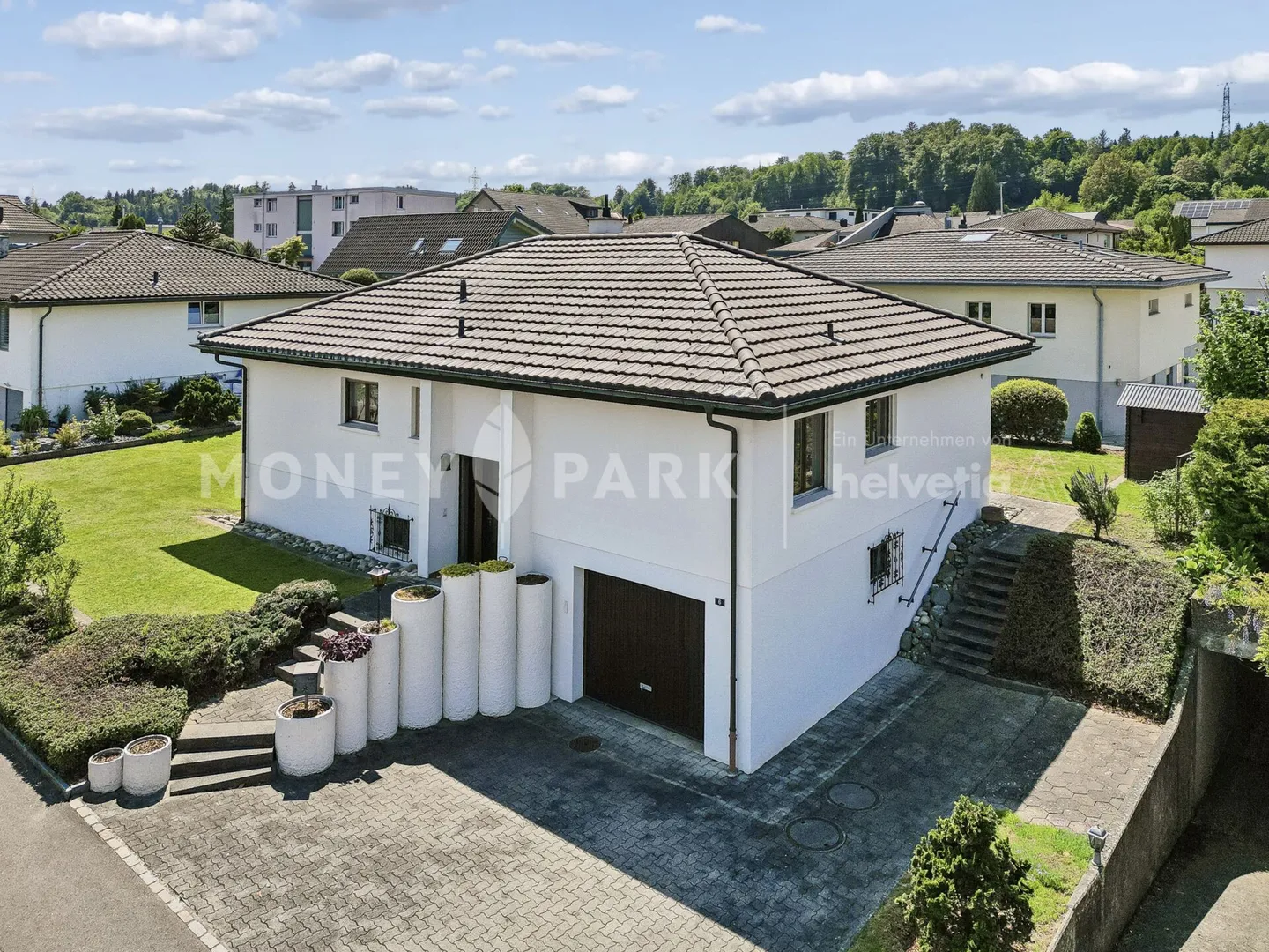 Casa unifamiliare di 6,5 stanze in una zona residenziale tranquilla con giardino idilliaco - Foto 16 di 16