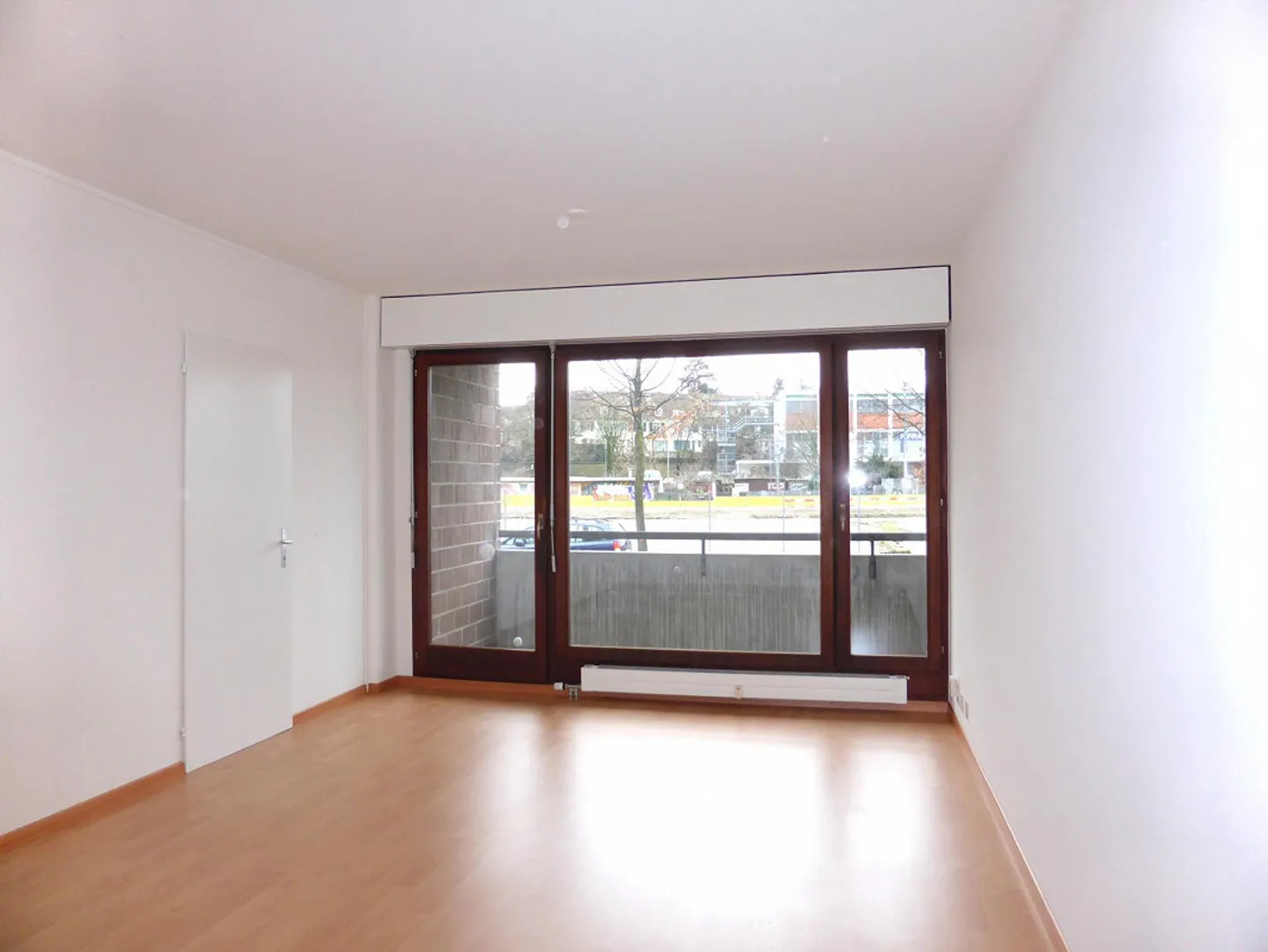 Sunny Studio - Photo 3 of 5