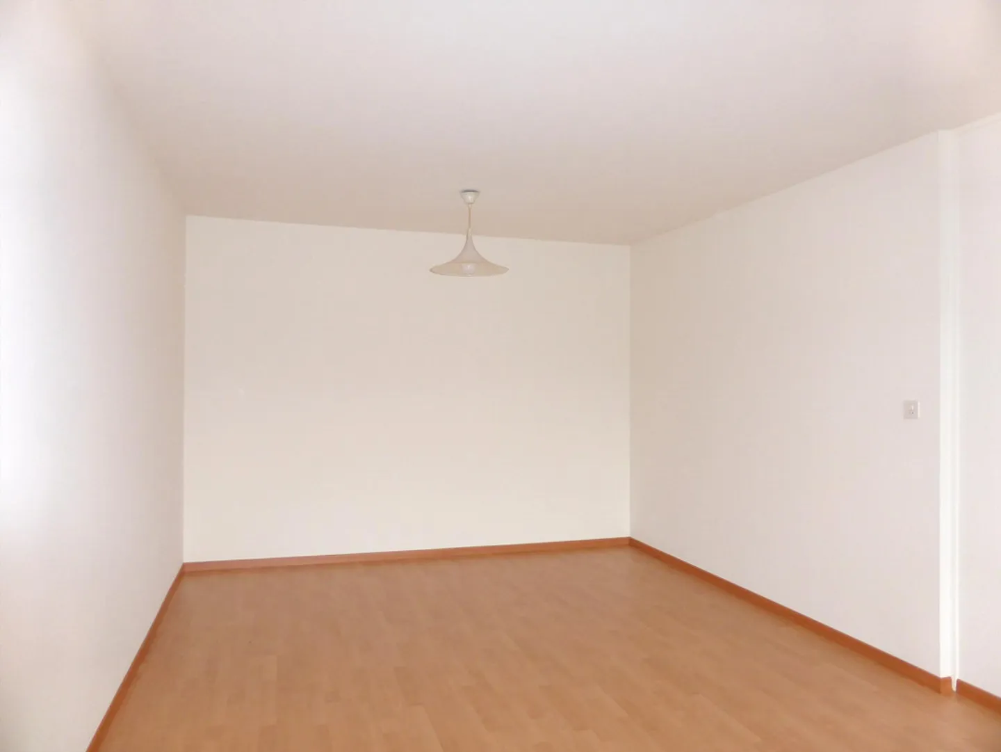 Sunny Studio - Photo 4 of 5