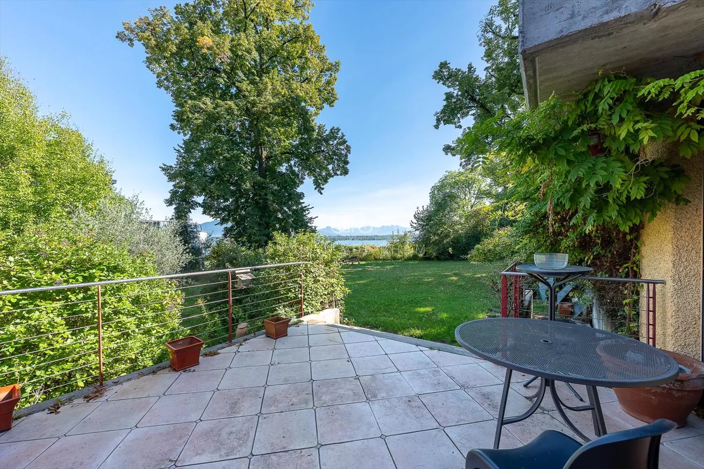 Propriété en 2ème ligne - vue lac - Photo 4 sur 4