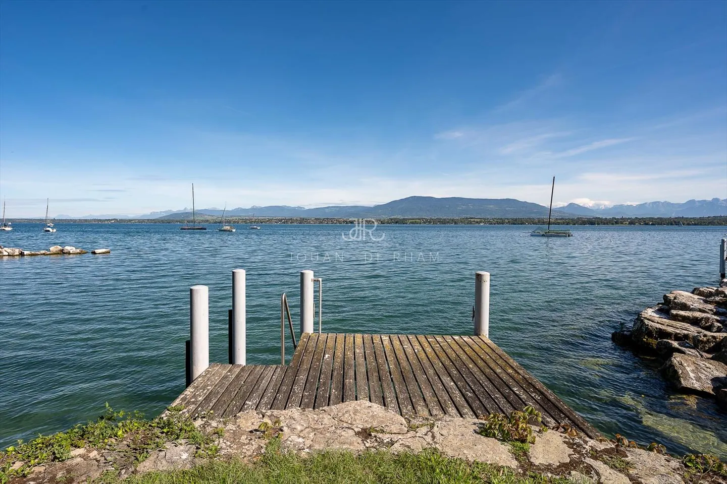 Propriété en 2ème ligne - vue lac - Photo 1 sur 4